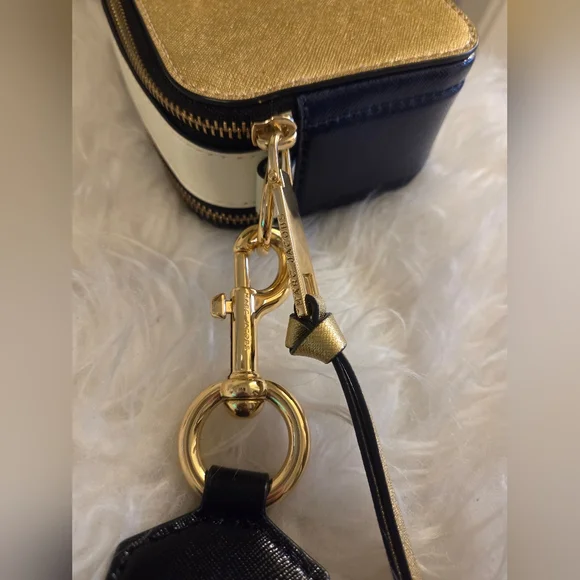 NWOT MARC JACOBS Snapshot Crossbody - Picture 11 of 11